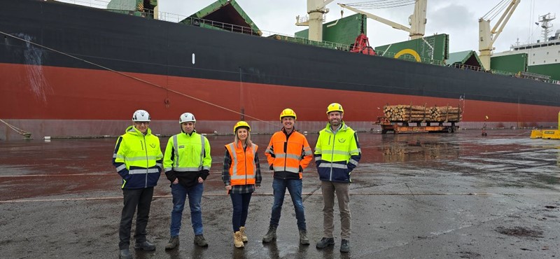 Matariki Forests South Port Teams Celebrate First Shipment Of Logs 1300W